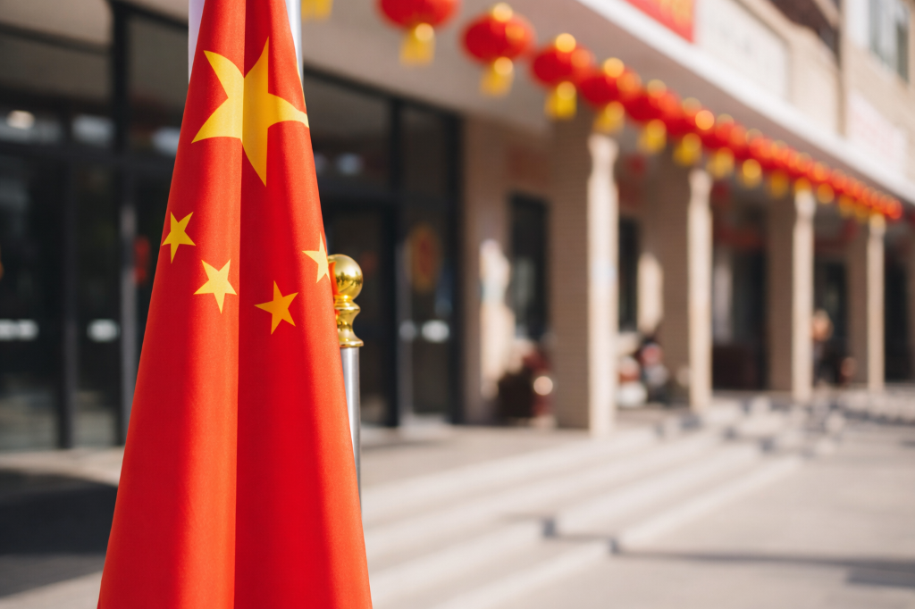 人民日报刊发“钟才文”文章：中国是世界经济增长的积极贡献者和强大稳定锚